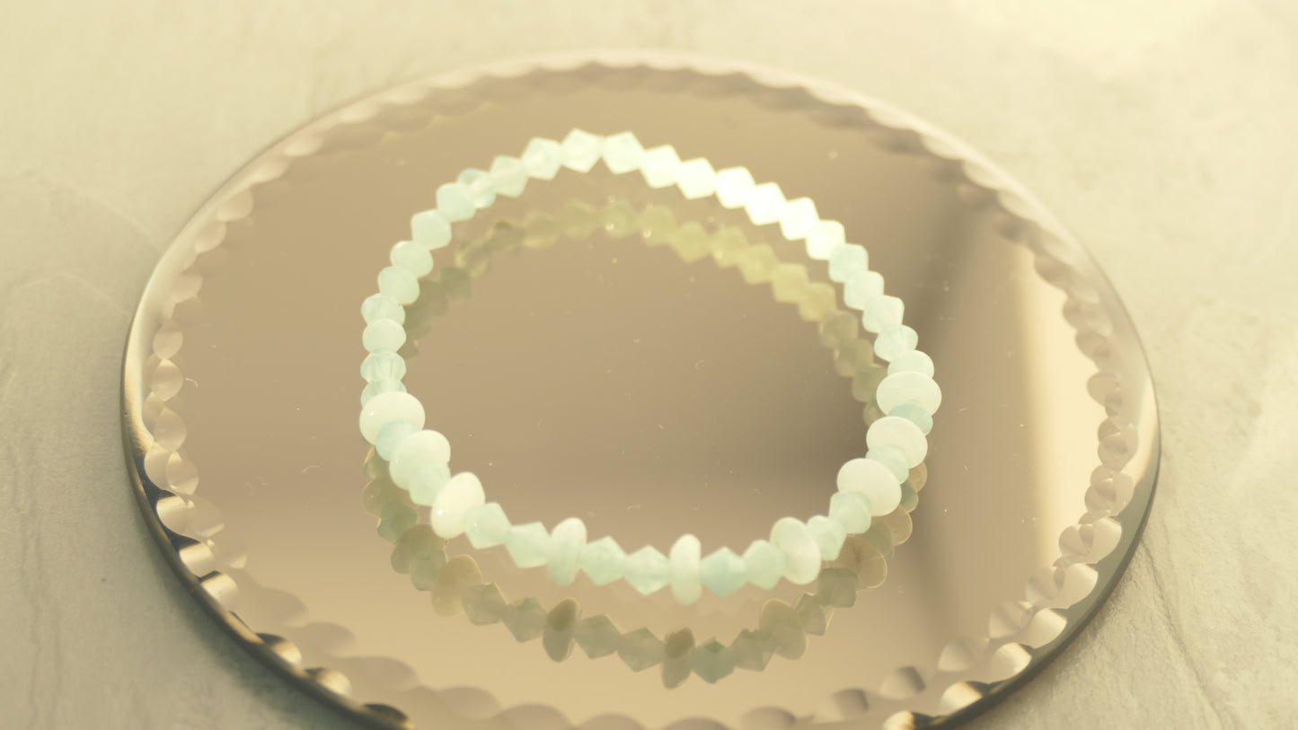 Dainty Aquamarine & Moonstone Stretch Bracelet - 6.5"/16.5cm - Medium