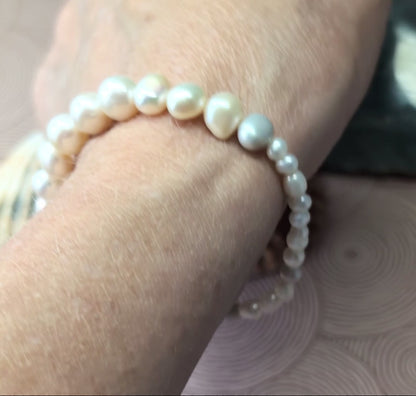 Baroque Pearl & Seed Pearl Stretch Bracelet - 6.5"/16.5cm - medium